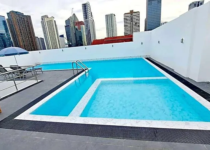Custom Design Loft With Views And Rooftop Pool 4* 曼谷